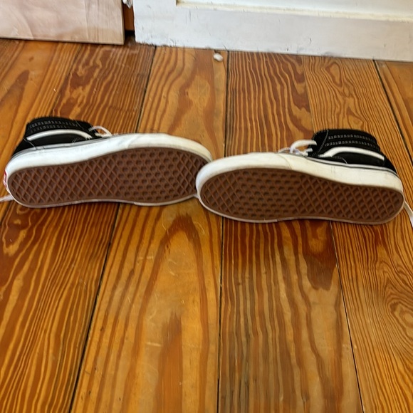 Van sneakers worn once …EUC size 6.5 womens - Picture 5 of 5